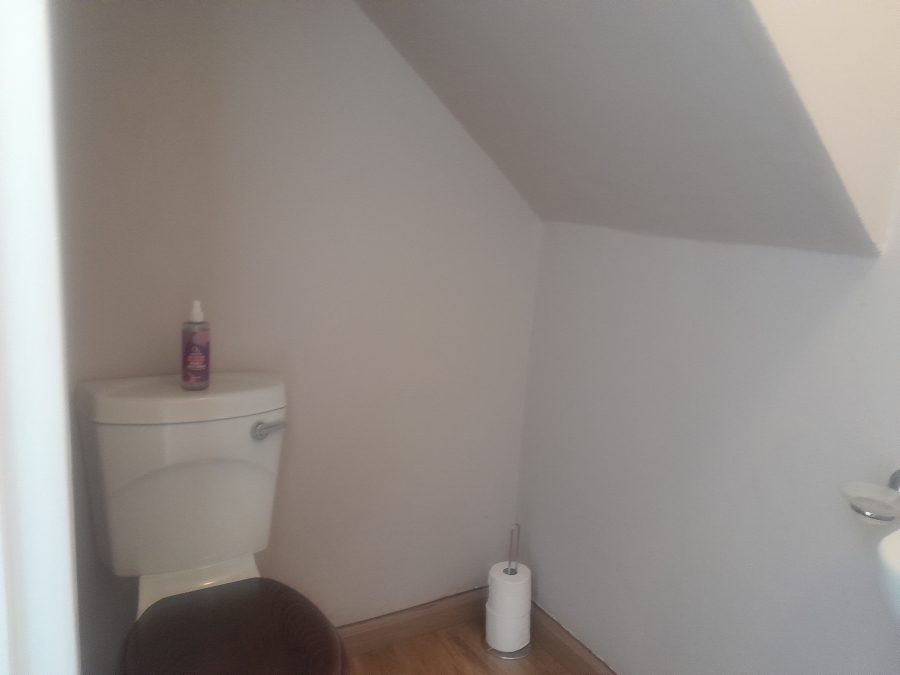 2 Bedroom Property for Sale in Whispering Pines Western Cape